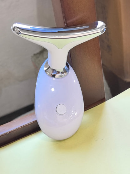 Appareil de massage sculptant le cou et le visage LumiLift™