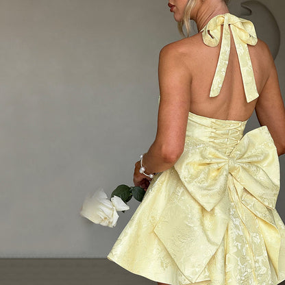 Robe dos nu à nœud en jacquard BlushBelle™