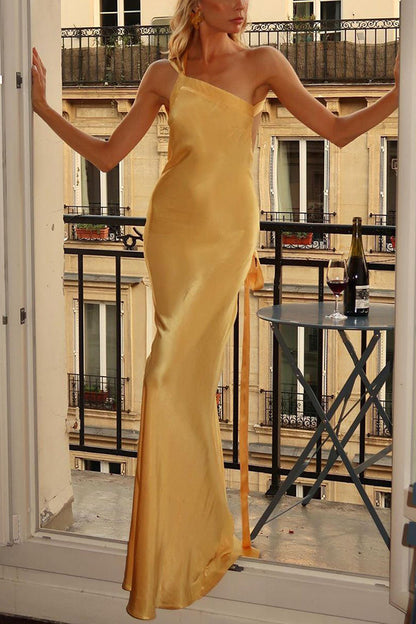 Robe élégante à une épaule