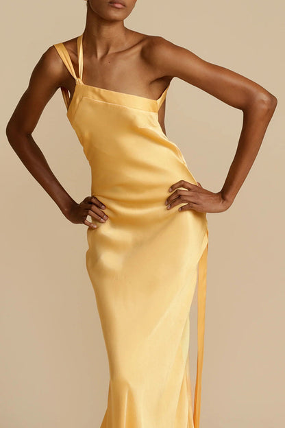 Robe élégante à une épaule