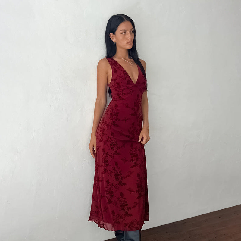 Robe longue cintrée à col en V VelvetVine™
