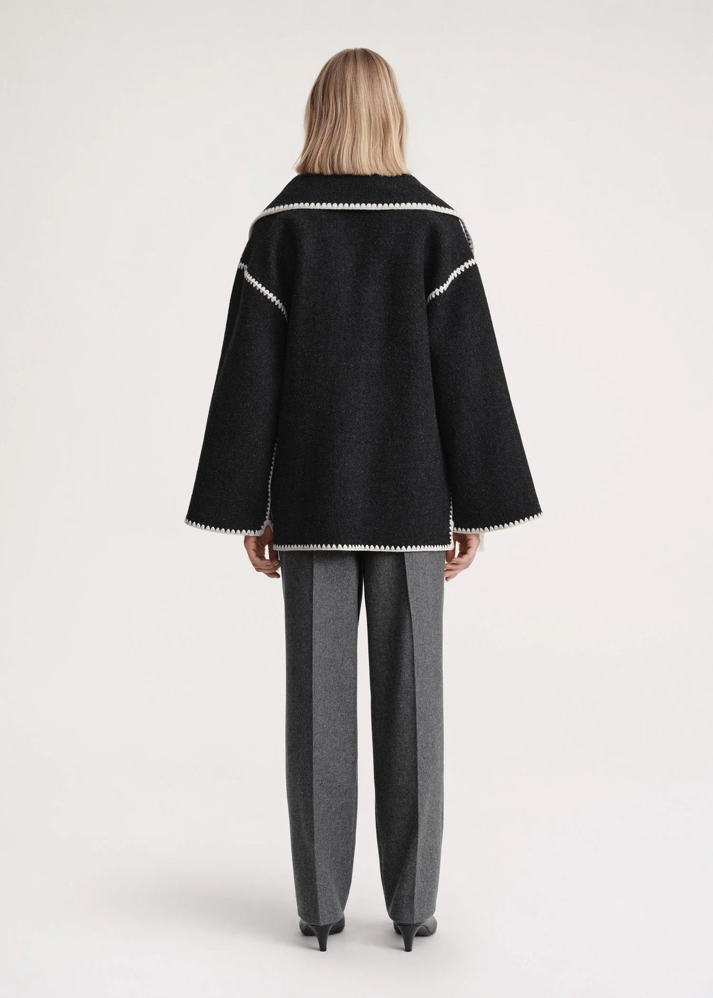 Manteau-écharpe en laine CozyCharm™