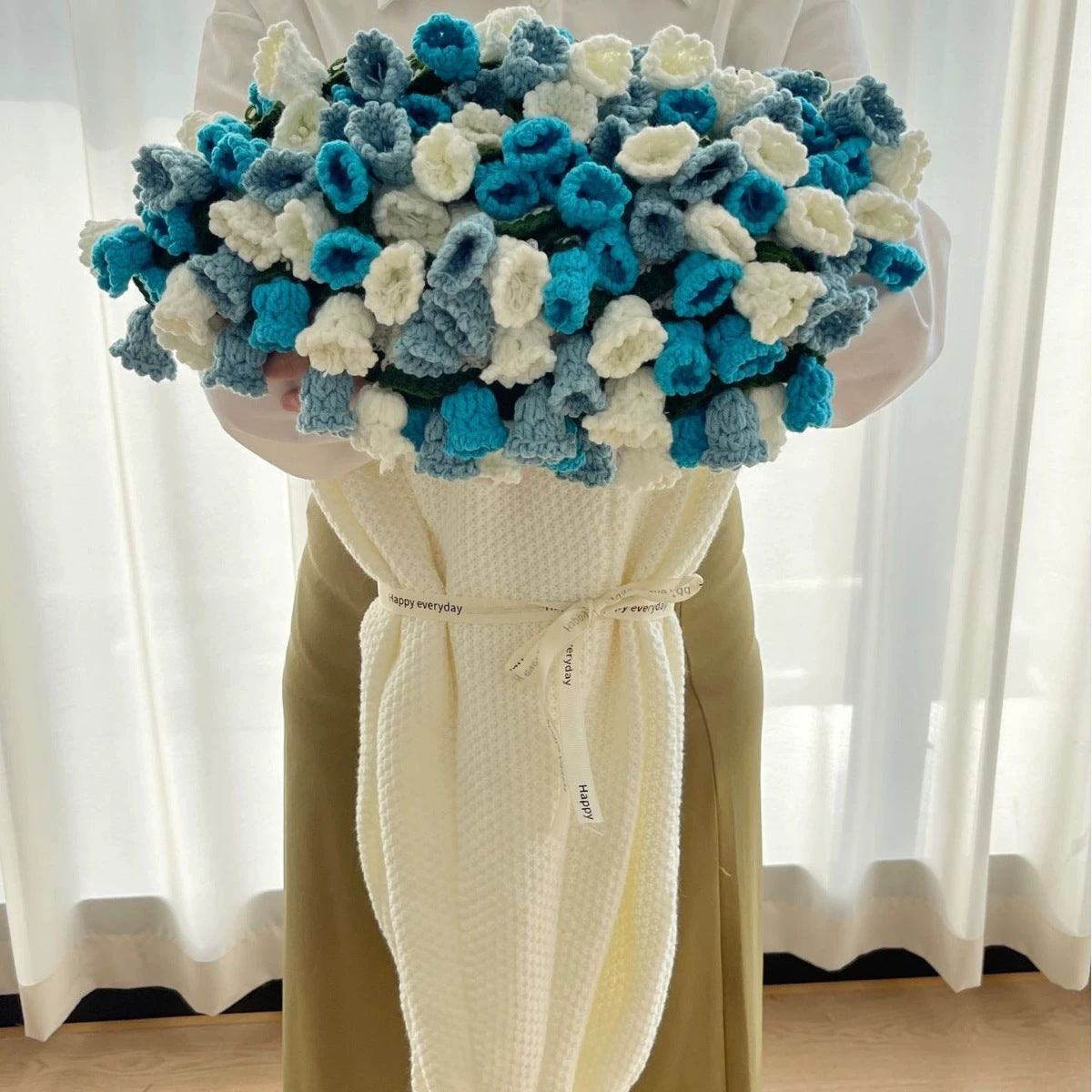 Roselynn™ Handmade Rose Bouquet Blanket