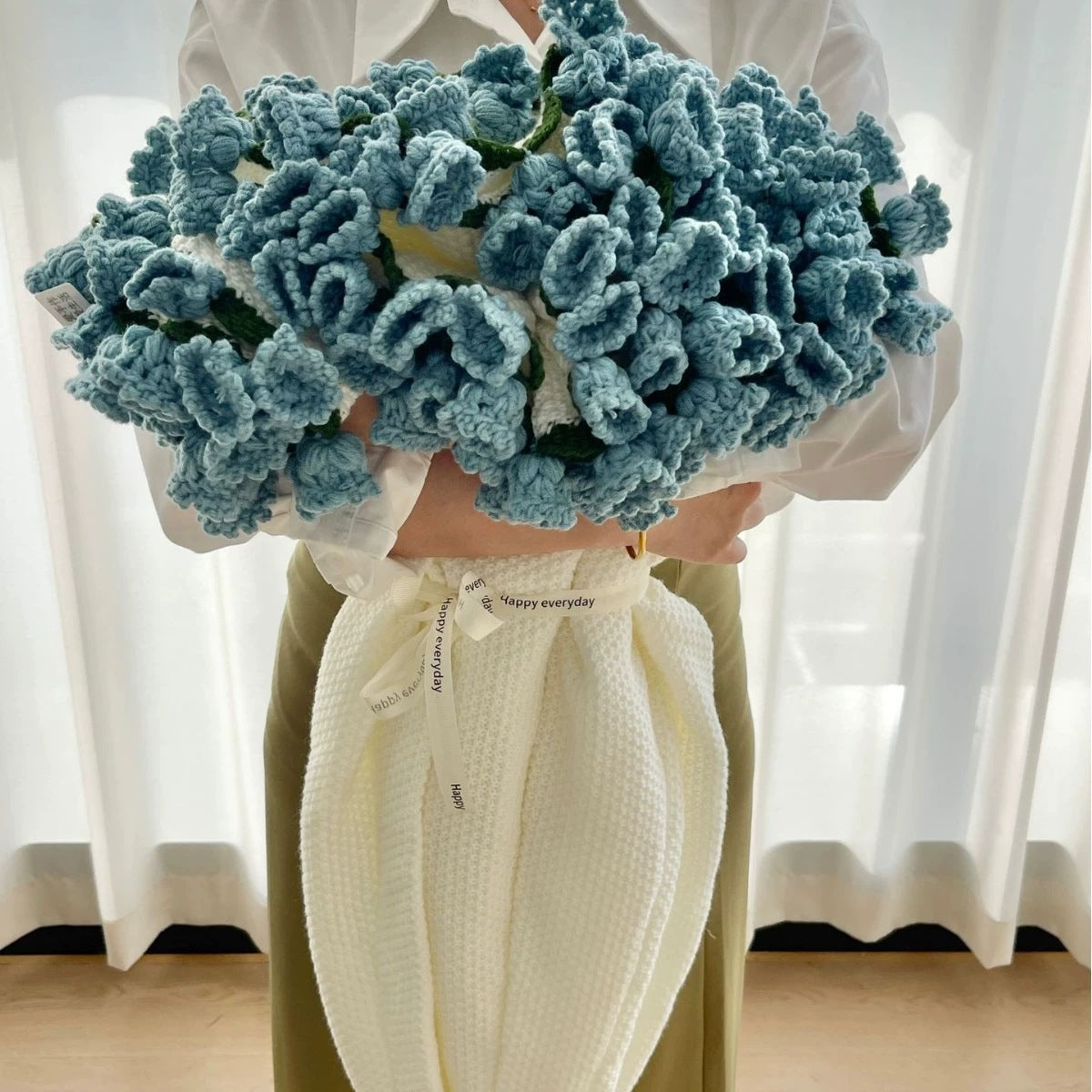 Roselynn™ Handmade Rose Bouquet Blanket