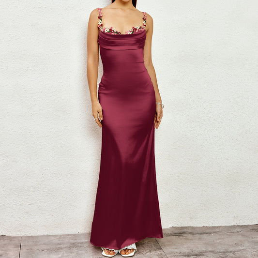 Robe longue à fines bretelles en dentelle Midnight Bloom™