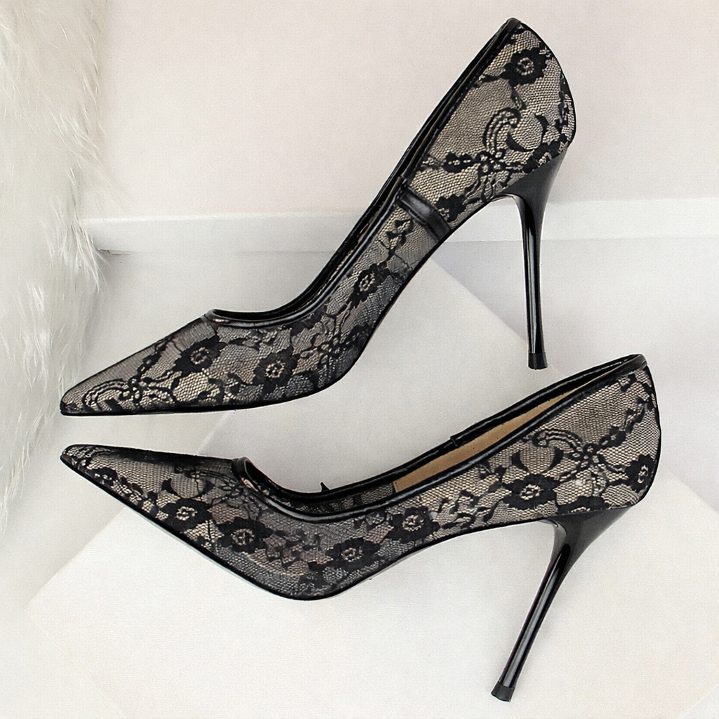 Noir Veil™ Lace Pumps