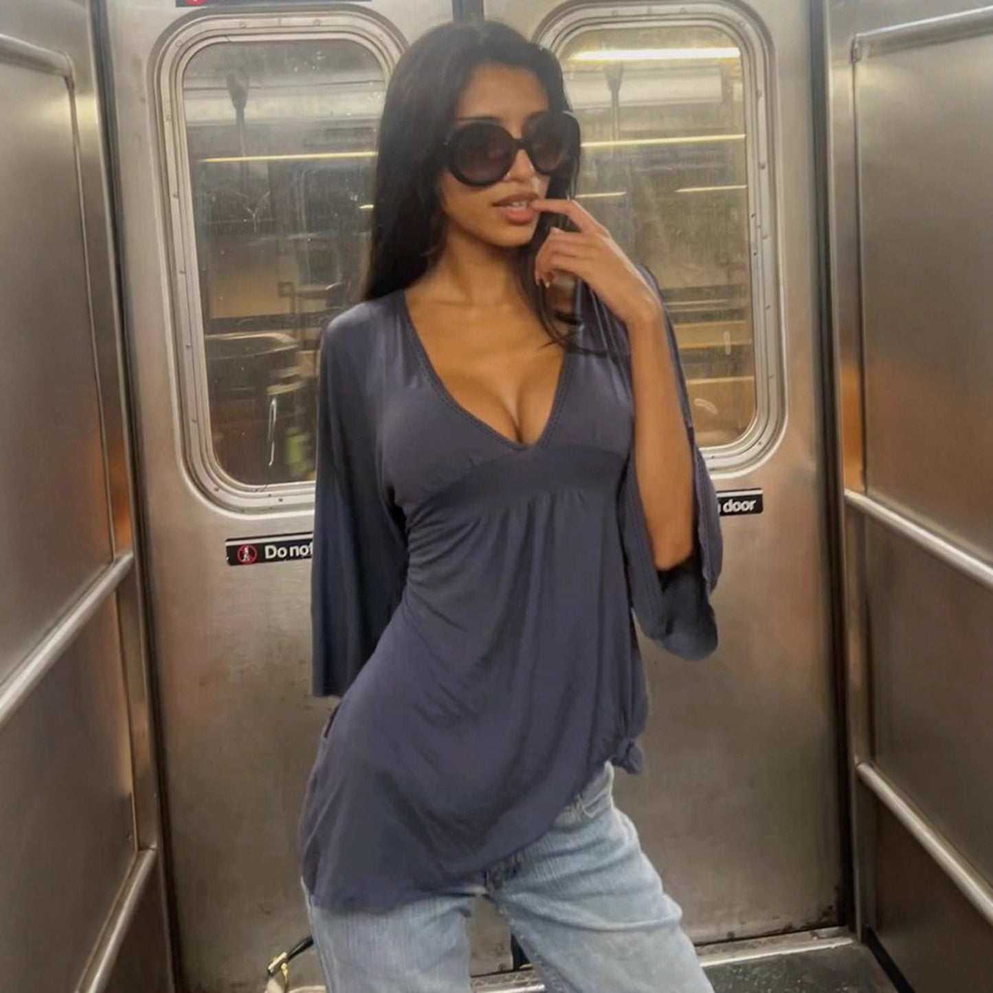 Haut AfterHours Deep-V Flow