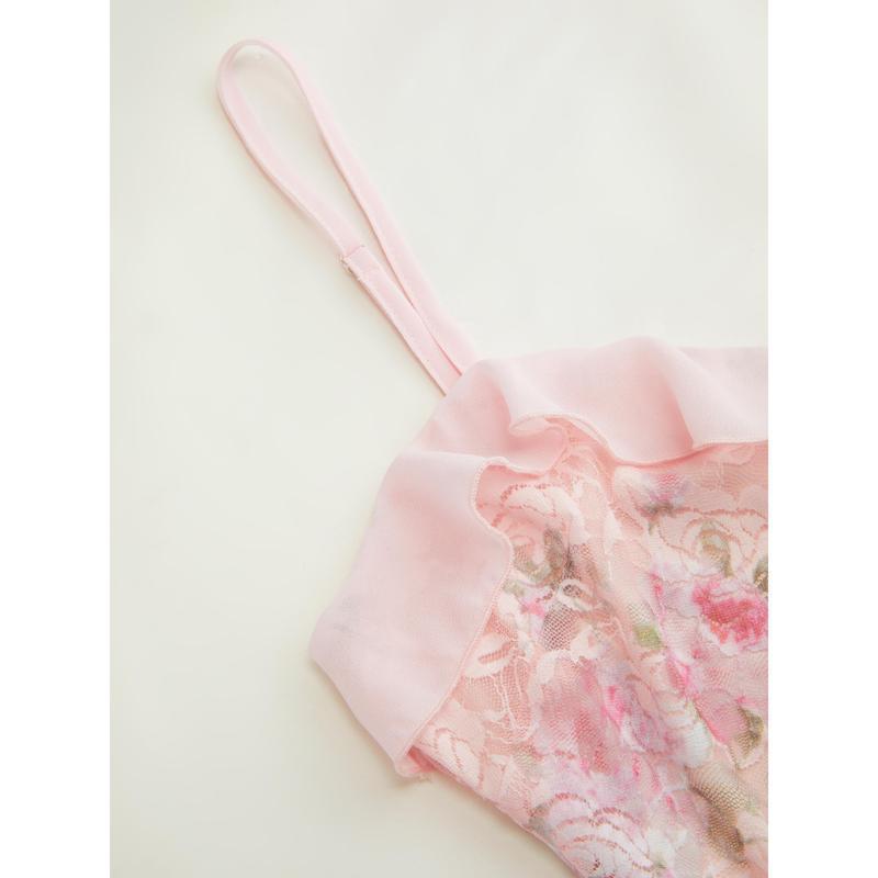 Robe longue Blossom Elegance à ourlet en dentelle