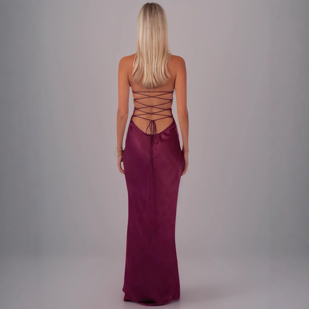 ROBE AJUSTÉE DOS NU HALO EN SOIE ROSE POUDRE